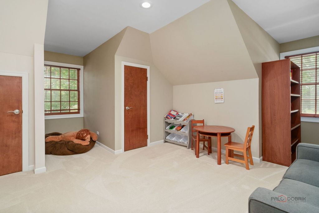 Image 30 of property listing at 126 Schooner Lane, Lake Barrington, IL 60010