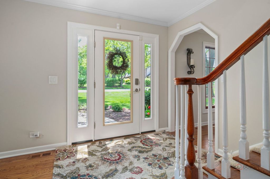 Image 4 of property listing at 126 Schooner Lane, Lake Barrington, IL 60010