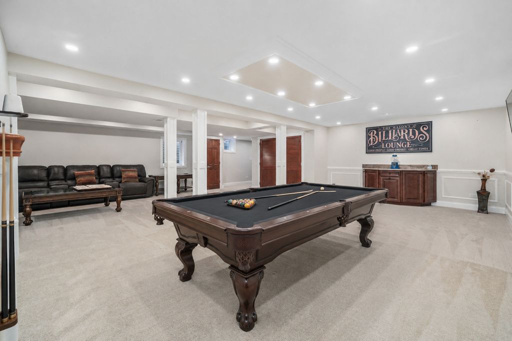 Image 31 of property listing at 126 Schooner Lane, Lake Barrington, IL 60010