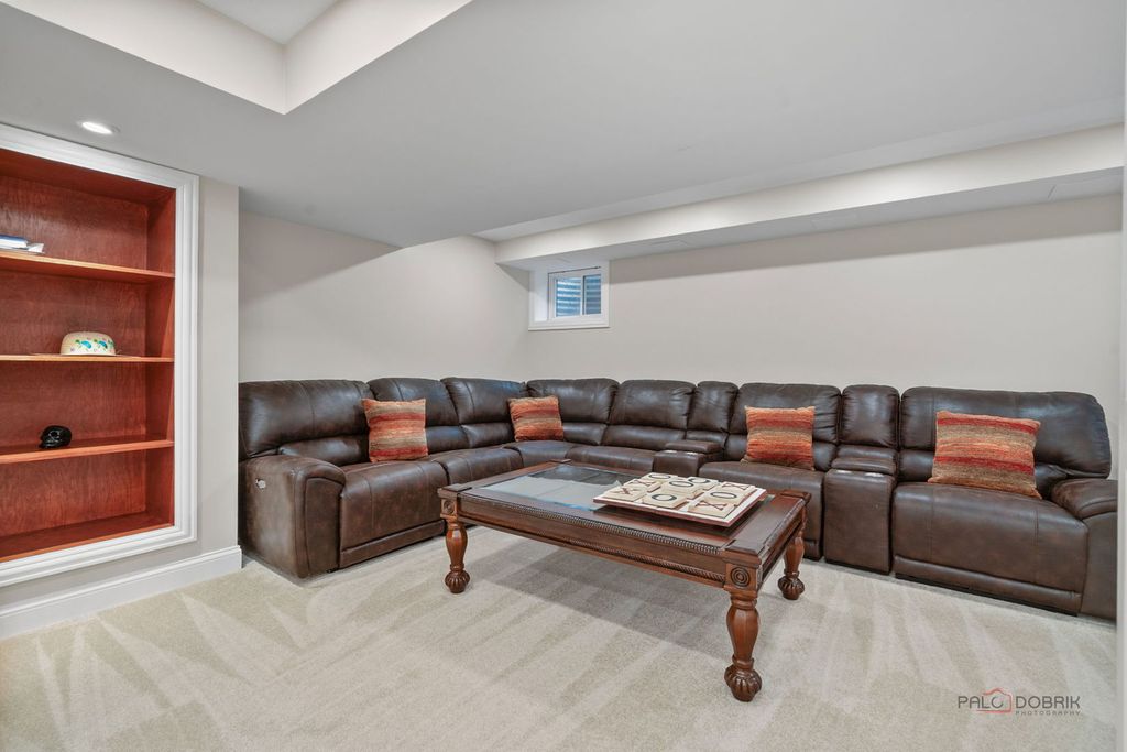 Image 32 of property listing at 126 Schooner Lane, Lake Barrington, IL 60010
