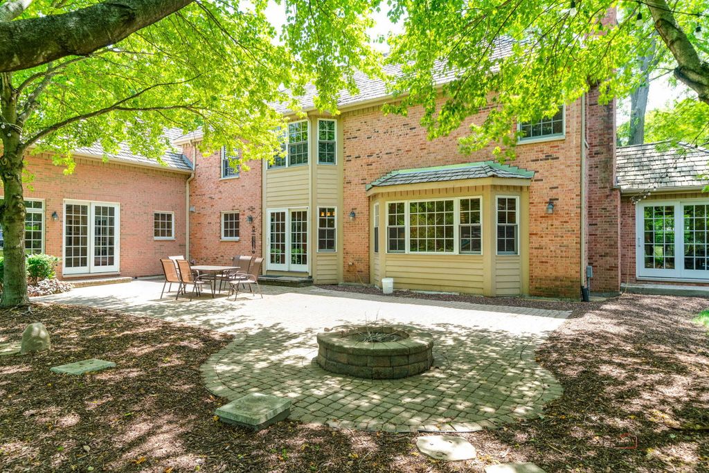 Image 38 of property listing at 126 Schooner Lane, Lake Barrington, IL 60010