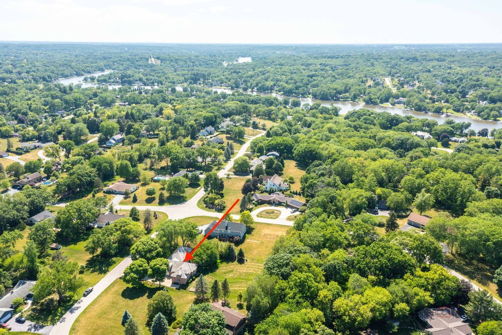 Image 49 of property listing at 126 Schooner Lane, Lake Barrington, IL 60010
