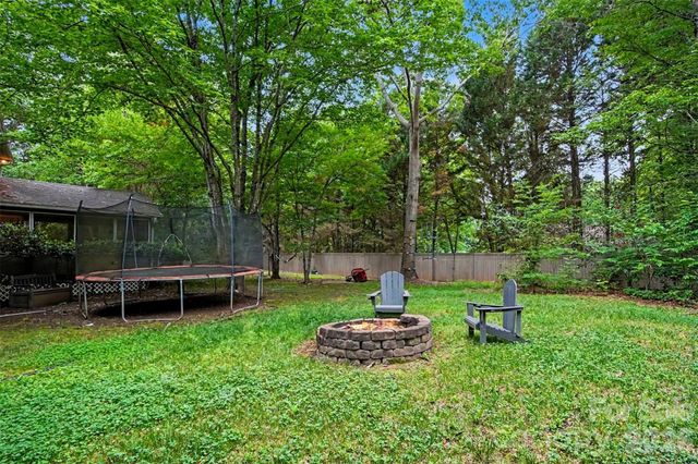 14522 Harbor Estate Road, Charlotte, NC 28278