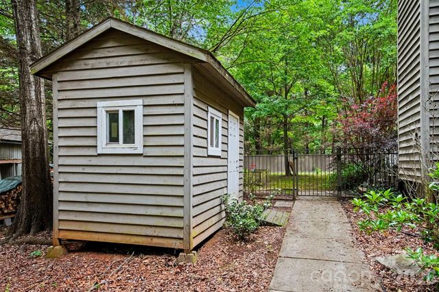14522 Harbor Estate Road, Charlotte, NC 28278