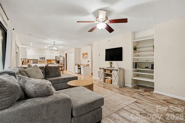 14522 Harbor Estate Road, Charlotte, NC 28278