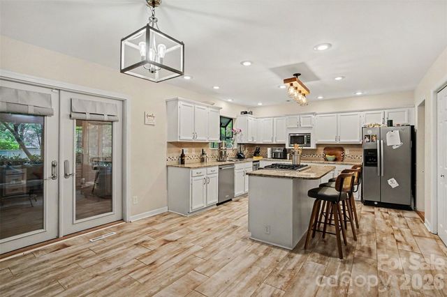 14522 Harbor Estate Road, Charlotte, NC 28278