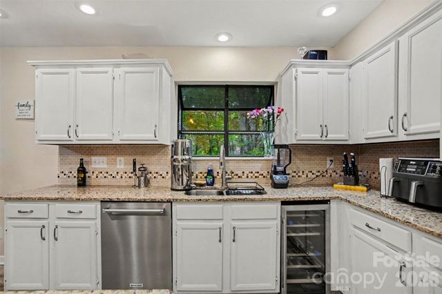 14522 Harbor Estate Road, Charlotte, NC 28278