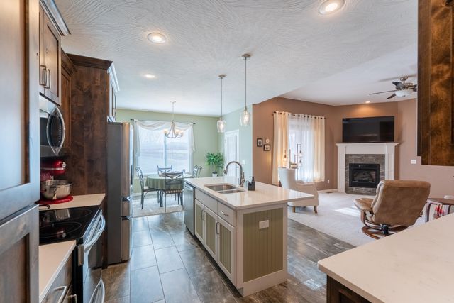 842 E Beechwood Road, Nixa, MO 65714