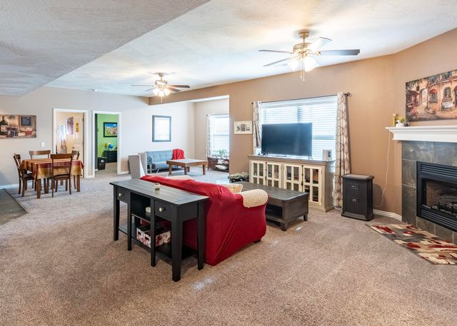 842 E Beechwood Road, Nixa, MO 65714