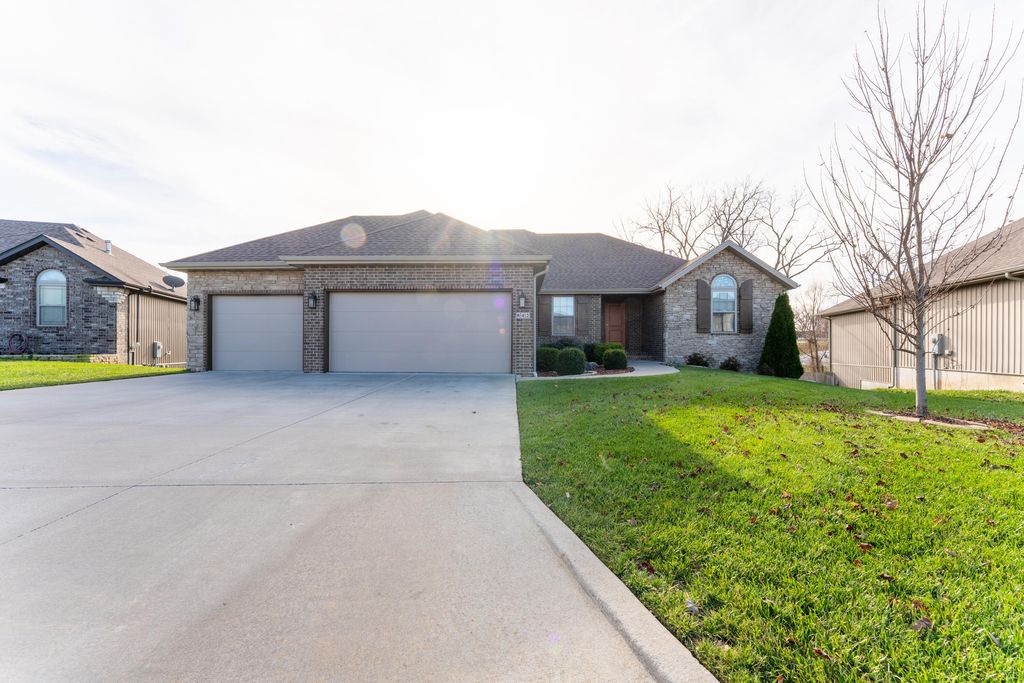 842 E Beechwood Road, Nixa, MO 65714