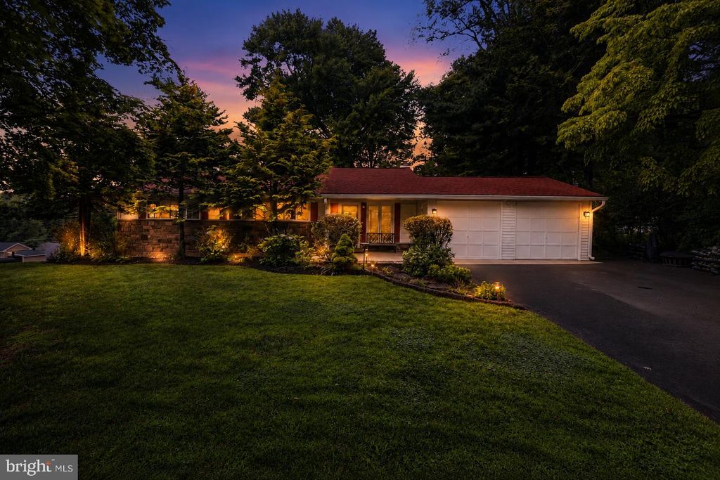 26 RAMPART W, Media, PA 19063