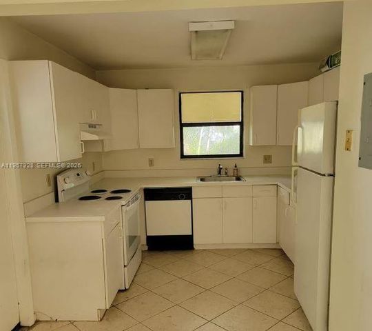 814 Finley Ct, Hollywood, FL 33020