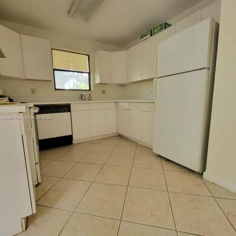 814 Finley Ct, Hollywood, FL 33020