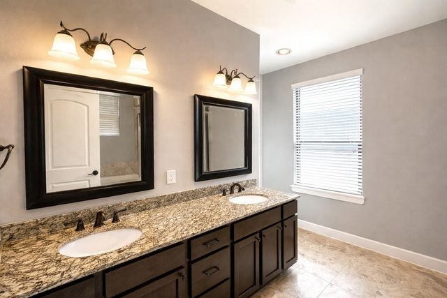 321 W 26th Street B, Houston, TX 77008