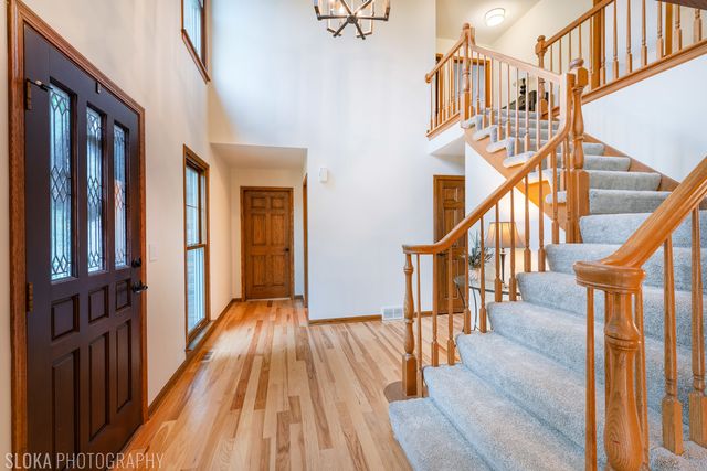 3025 Woods Creek Lane, Algonquin, IL 60102