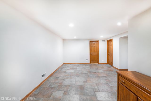 3025 Woods Creek Lane, Algonquin, IL 60102