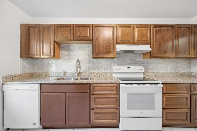 725 NORTHLAKE BOULEVARD 10, Altamonte Springs, FL 32701