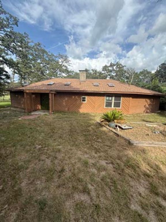 64 Golfview Drive, Hilltop Lakes, TX 77871 — exterior