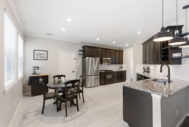 3820 Lake View Drive, Pearland, TX 77581