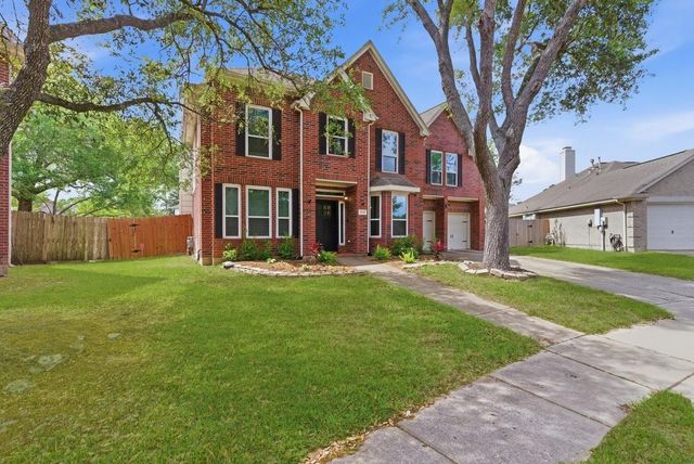 3820 Lake View Drive, Pearland, TX 77581