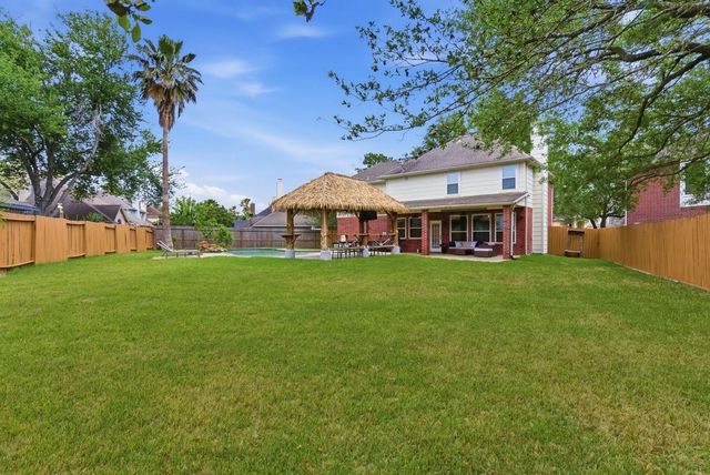 3820 Lake View Drive, Pearland, TX 77581