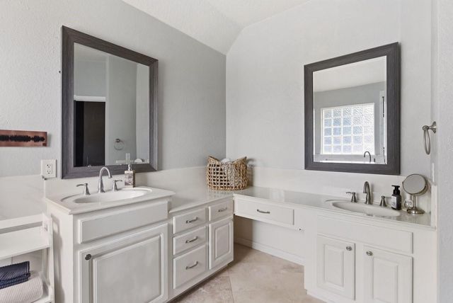 3820 Lake View Drive, Pearland, TX 77581