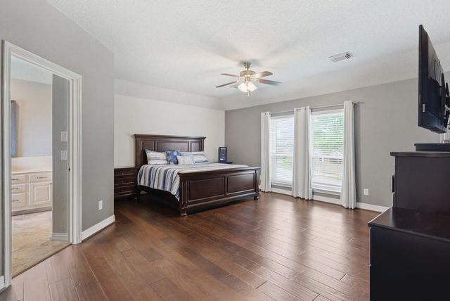 3820 Lake View Drive, Pearland, TX 77581