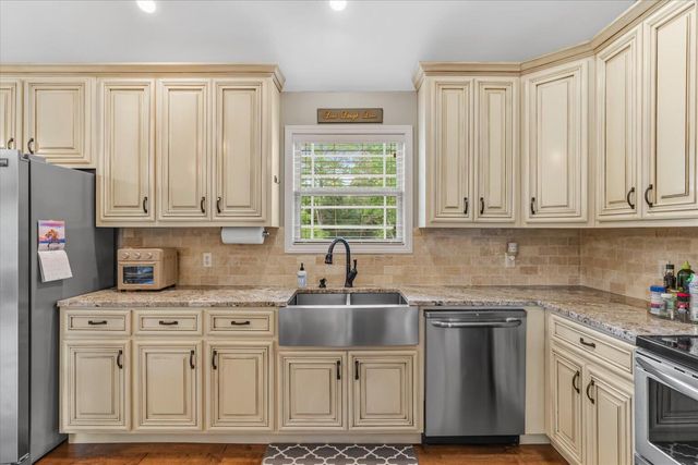 1065 Country Meadows Lane, Dalton, GA 30721