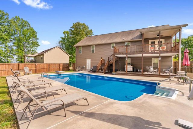 1065 Country Meadows Lane, Dalton, GA 30721
