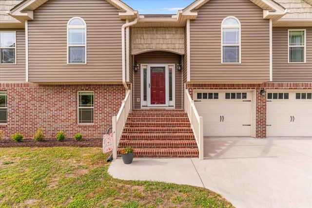 1065 Country Meadows Lane, Dalton, GA 30721