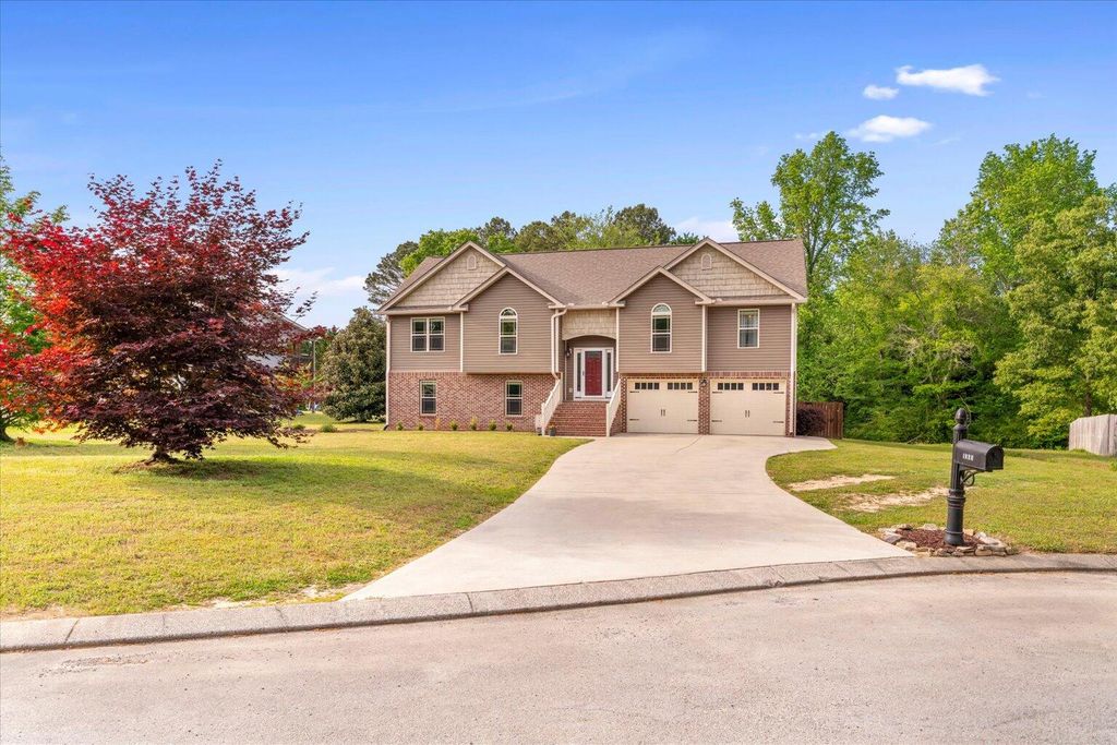 1065 Country Meadows Lane, Dalton, GA 30721