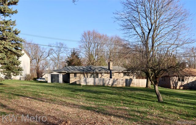 8250 Atha Street, White Lake Charter Township, MI 48386