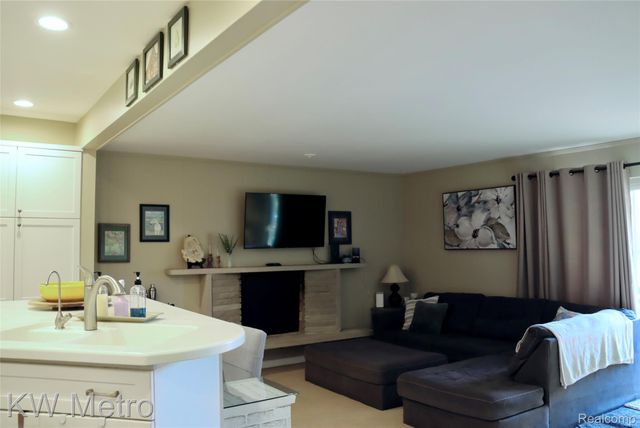 8250 Atha Street, White Lake Charter Township, MI 48386