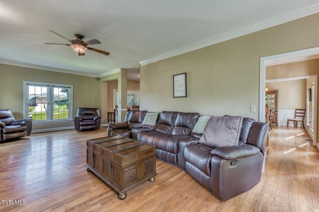 905 Katies Way, Johnson City, TN 37615