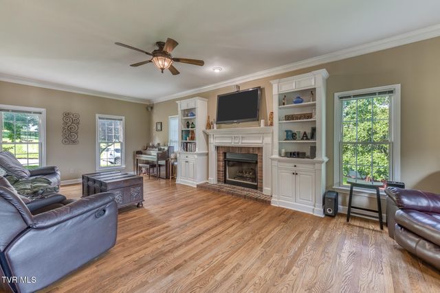 905 Katies Way, Johnson City, TN 37615