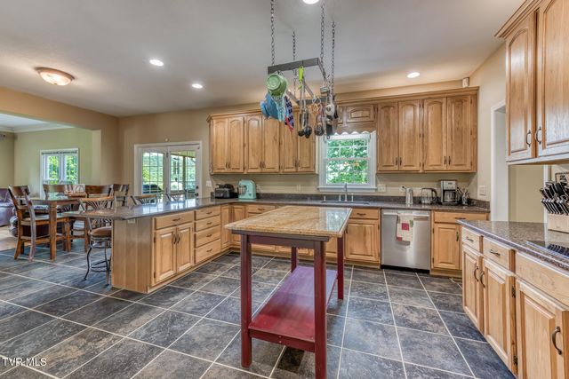 905 Katies Way, Johnson City, TN 37615