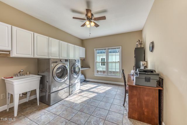 905 Katies Way, Johnson City, TN 37615