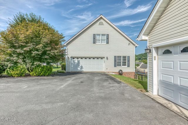 905 Katies Way, Johnson City, TN 37615