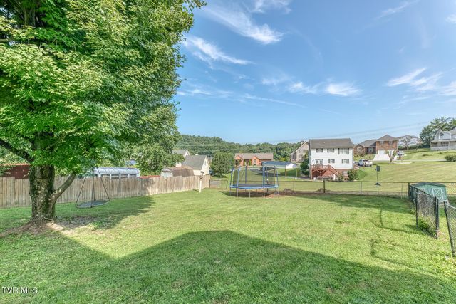 905 Katies Way, Johnson City, TN 37615