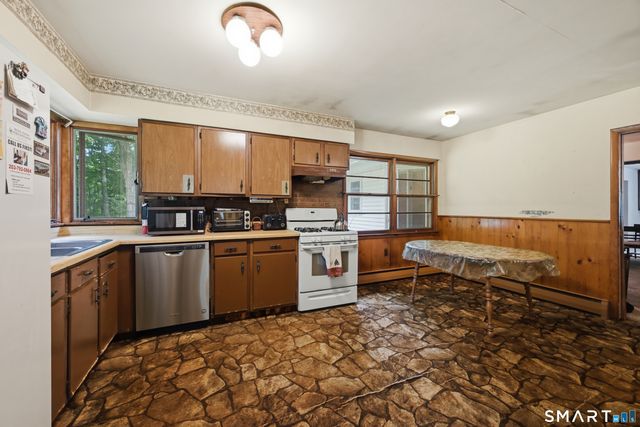 58 Wolfpits Road, Bethel, CT 06801