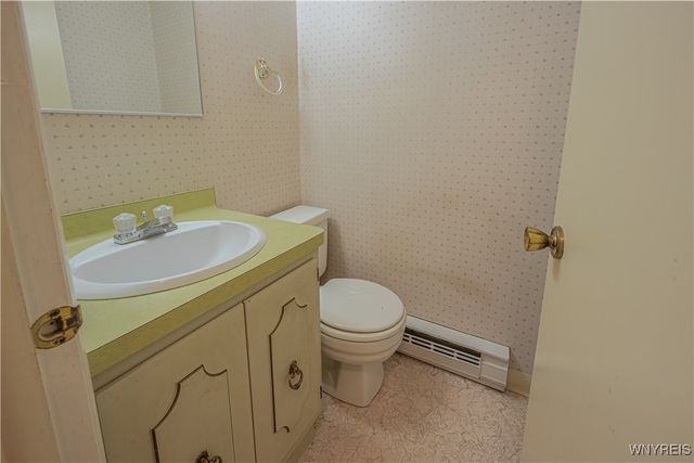 105 Park Lane Circle, Lockport City, NY 14094