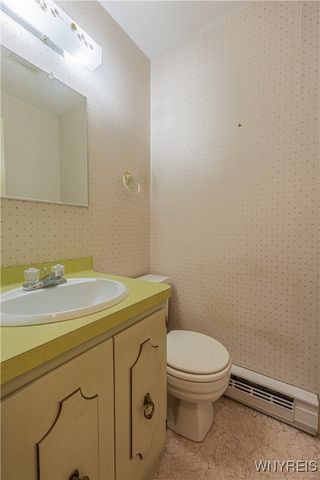 105 Park Lane Circle, Lockport City, NY 14094