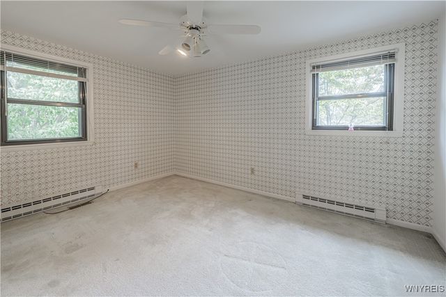 105 Park Lane Circle, Lockport City, NY 14094