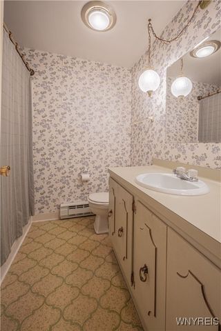 105 Park Lane Circle, Lockport City, NY 14094