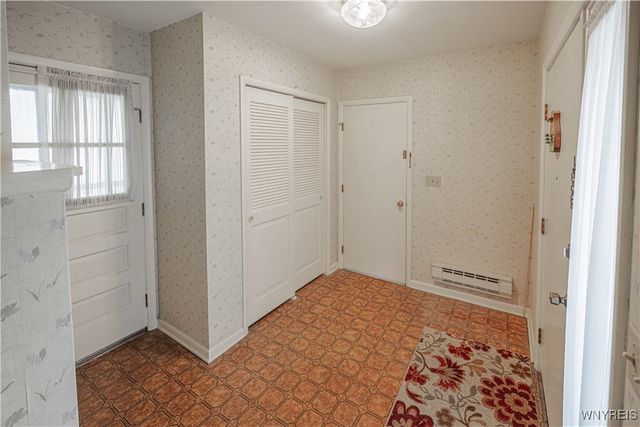 105 Park Lane Circle, Lockport City, NY 14094