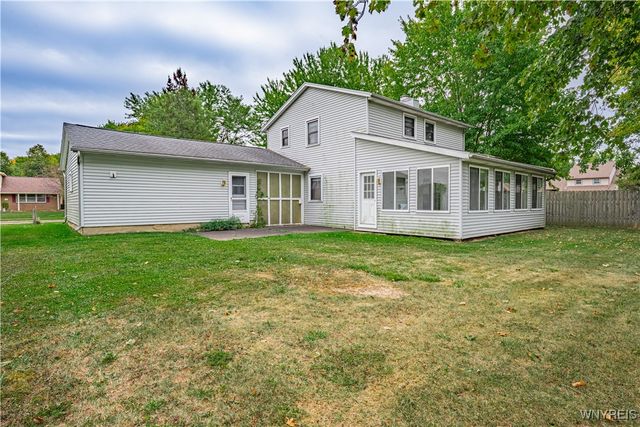 105 Park Lane Circle, Lockport City, NY 14094