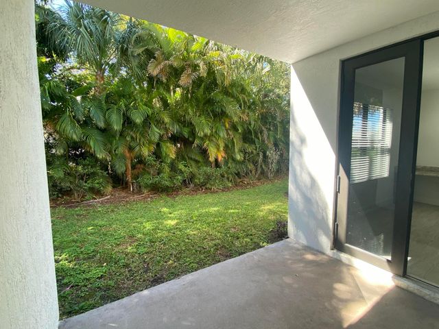 269 Bella Sol Way, West Palm Beach, FL 33406