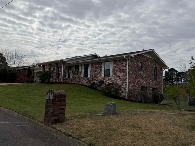 123 Santa Fe Street, Hot Springs, AR 71913