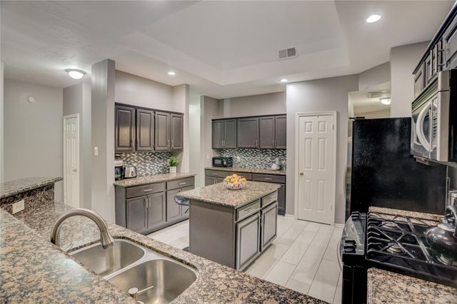 4606 Blue Rose Circle, Missouri City, TX 77459