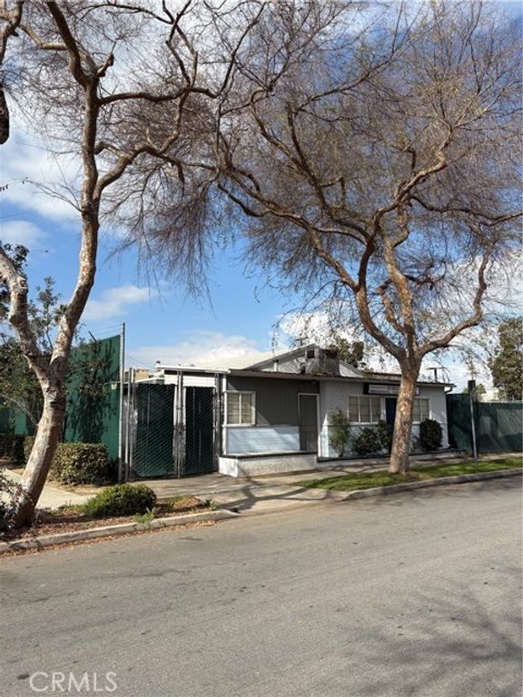 3323 Lime Avenue, Signal Hill, CA 90755